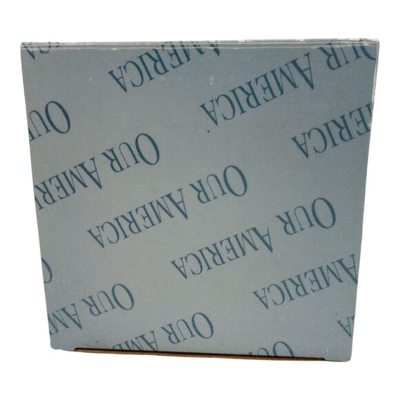 Yankee Candle Our America Large Jar Candle Topper Christmas Carol Singers Dog - Picture 16 of 16